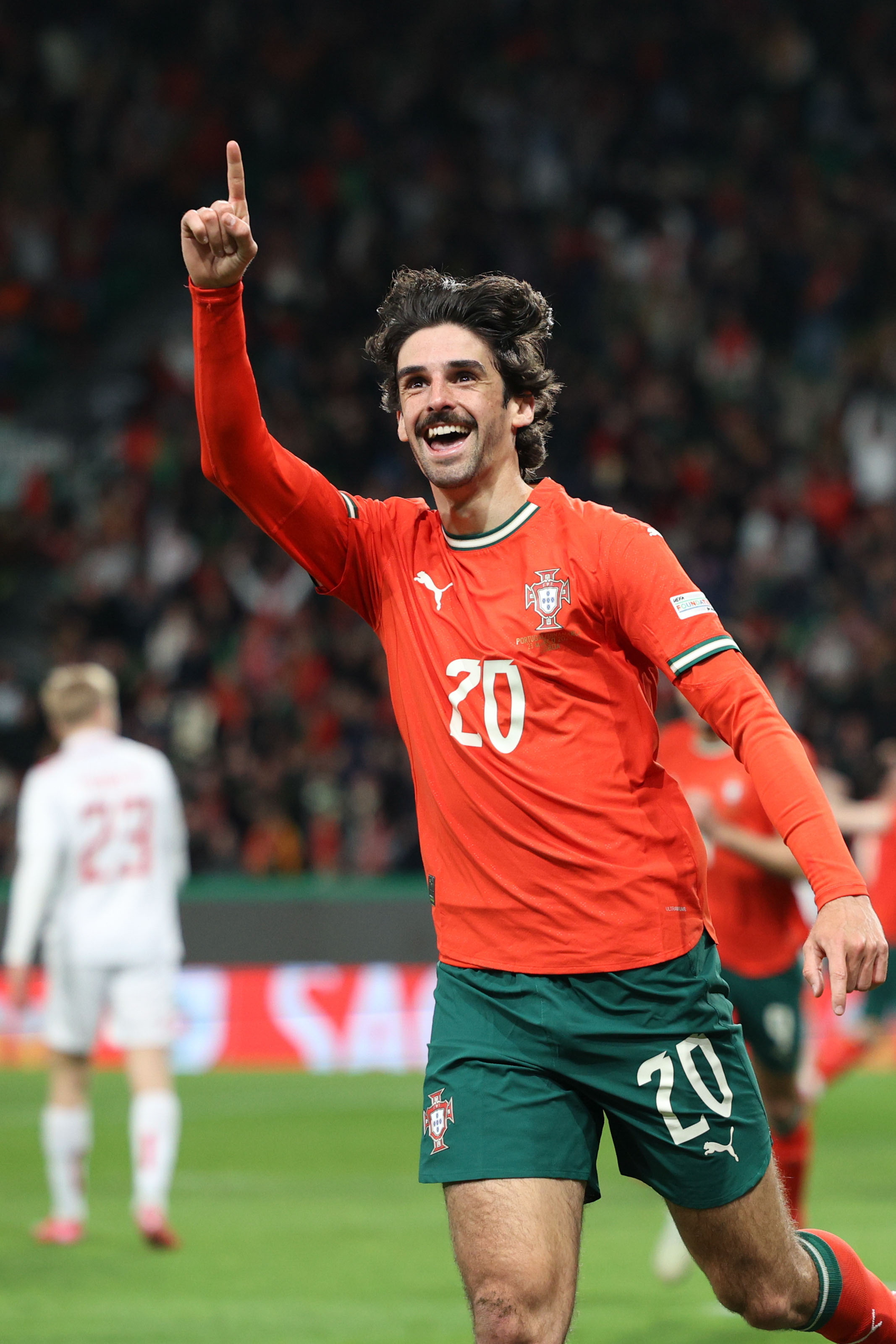 斯拉维亚晋级欧国联半决赛，表现引人瞩目